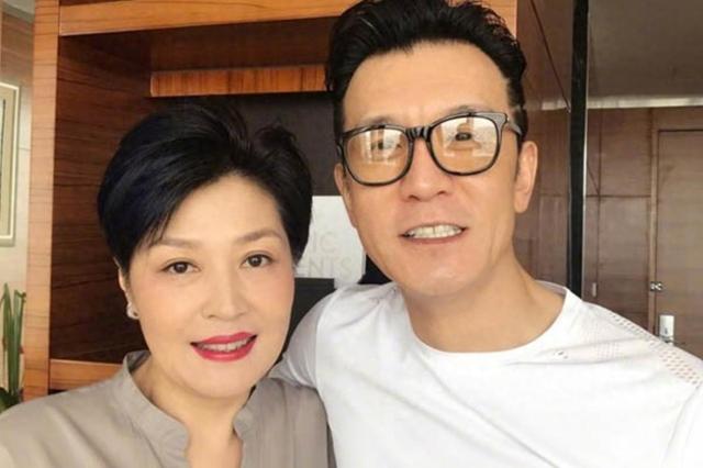 “李咏的妻子”哈文：丈夫病逝后坚持不改嫁，还定期给公婆生活费