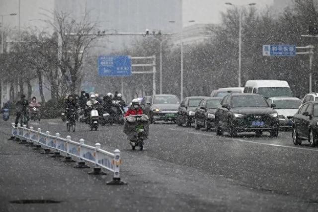 石家庄迎来大雪，银装素裹美如画